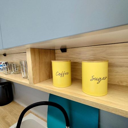 Floral Home 1 - Ground Floor Apt With Courtyard And Private Parking! 아테네 외부 사진