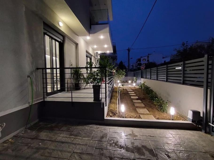 Floral Home 1 - Ground Floor Apt With Courtyard And Private Parking! 아테네 외부 사진