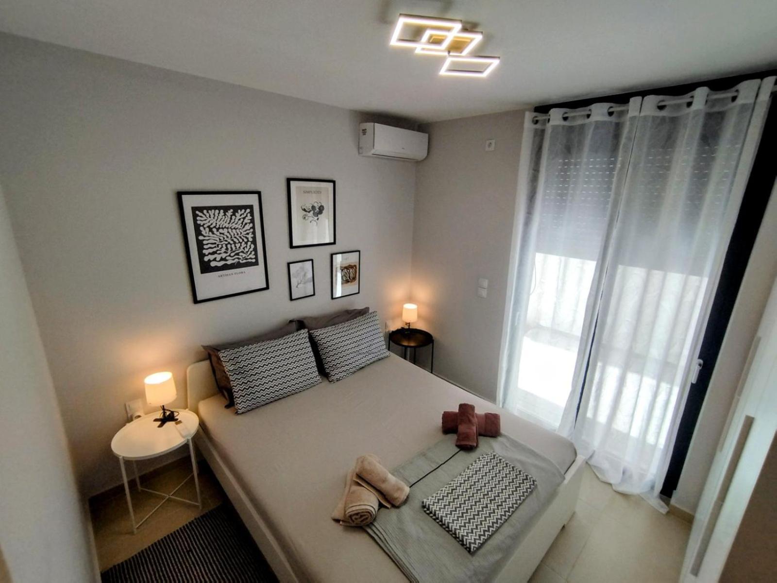 Floral Home 1 - Ground Floor Apt With Courtyard And Private Parking! 아테네 외부 사진