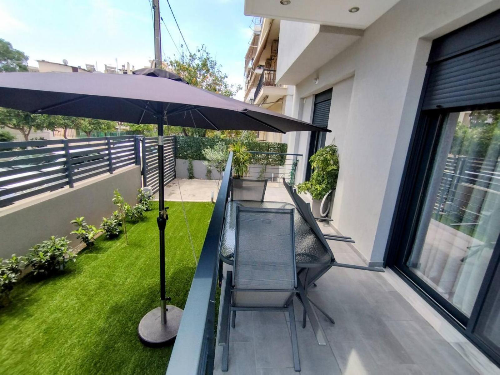 Floral Home 1 - Ground Floor Apt With Courtyard And Private Parking! 아테네 외부 사진
