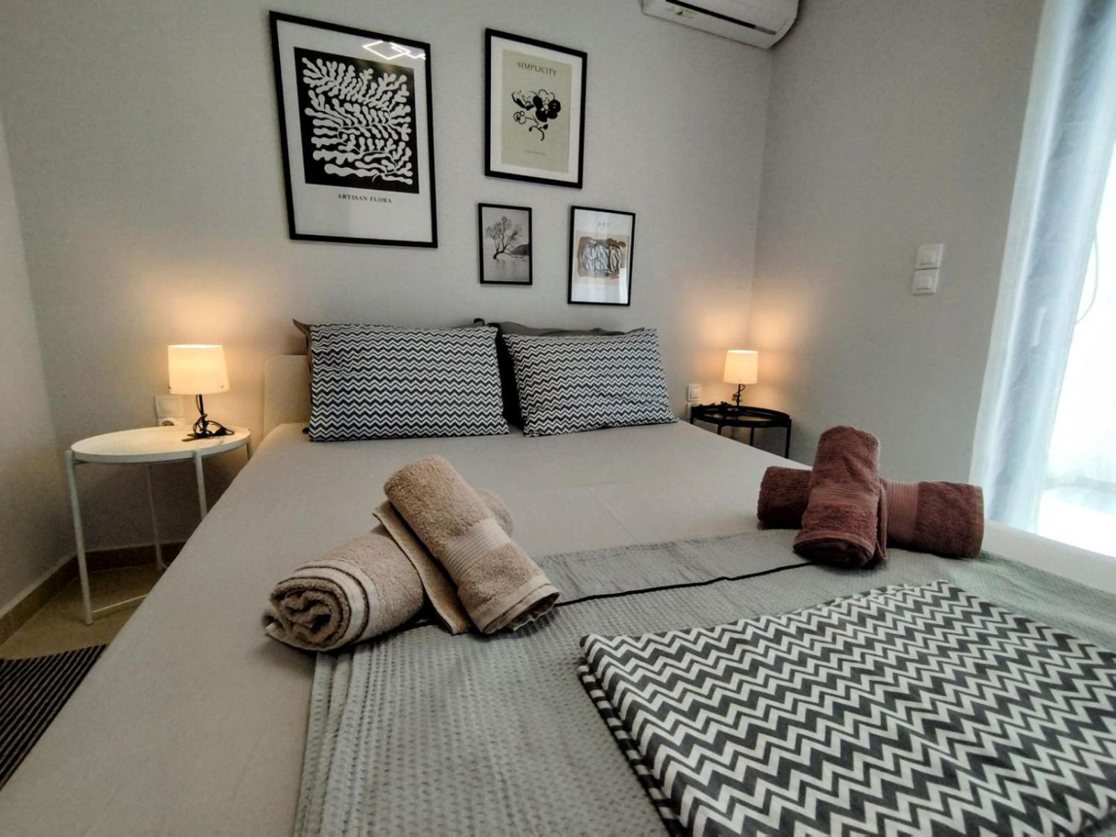 Floral Home 1 - Ground Floor Apt With Courtyard And Private Parking! 아테네 외부 사진