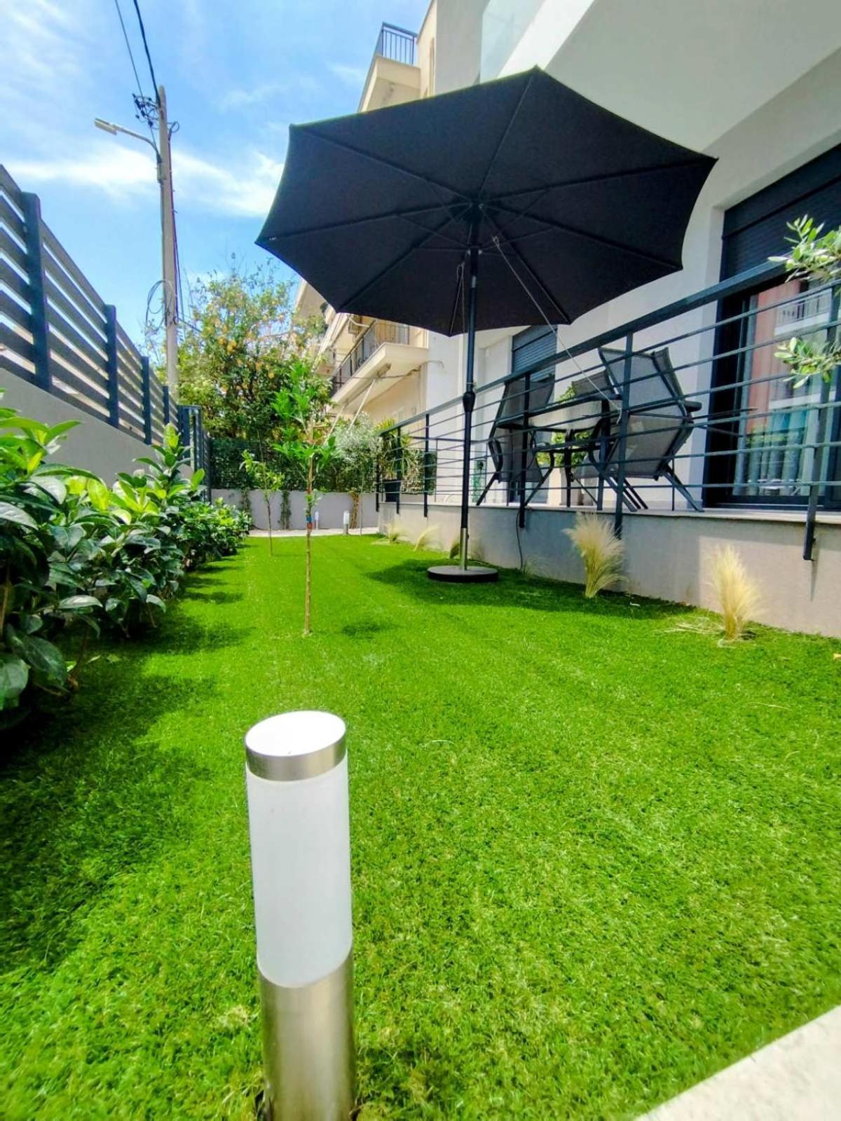 Floral Home 1 - Ground Floor Apt With Courtyard And Private Parking! 아테네 외부 사진